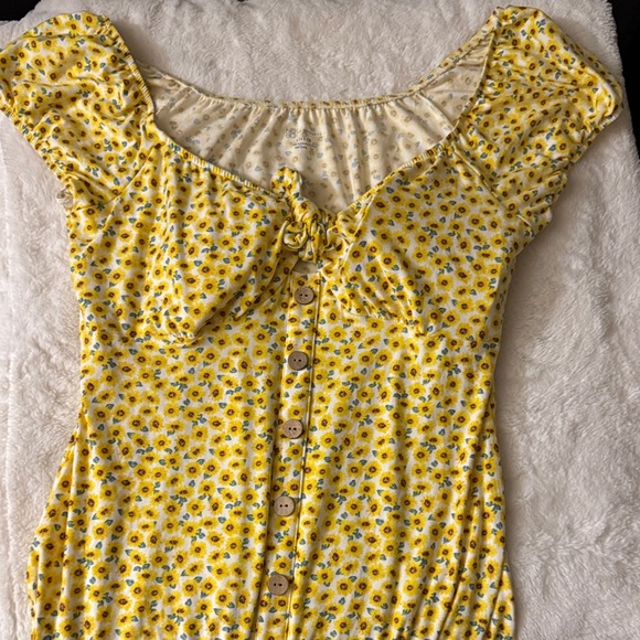 No Boundaries Yellow Floral Blouse - Picture 1 of 3